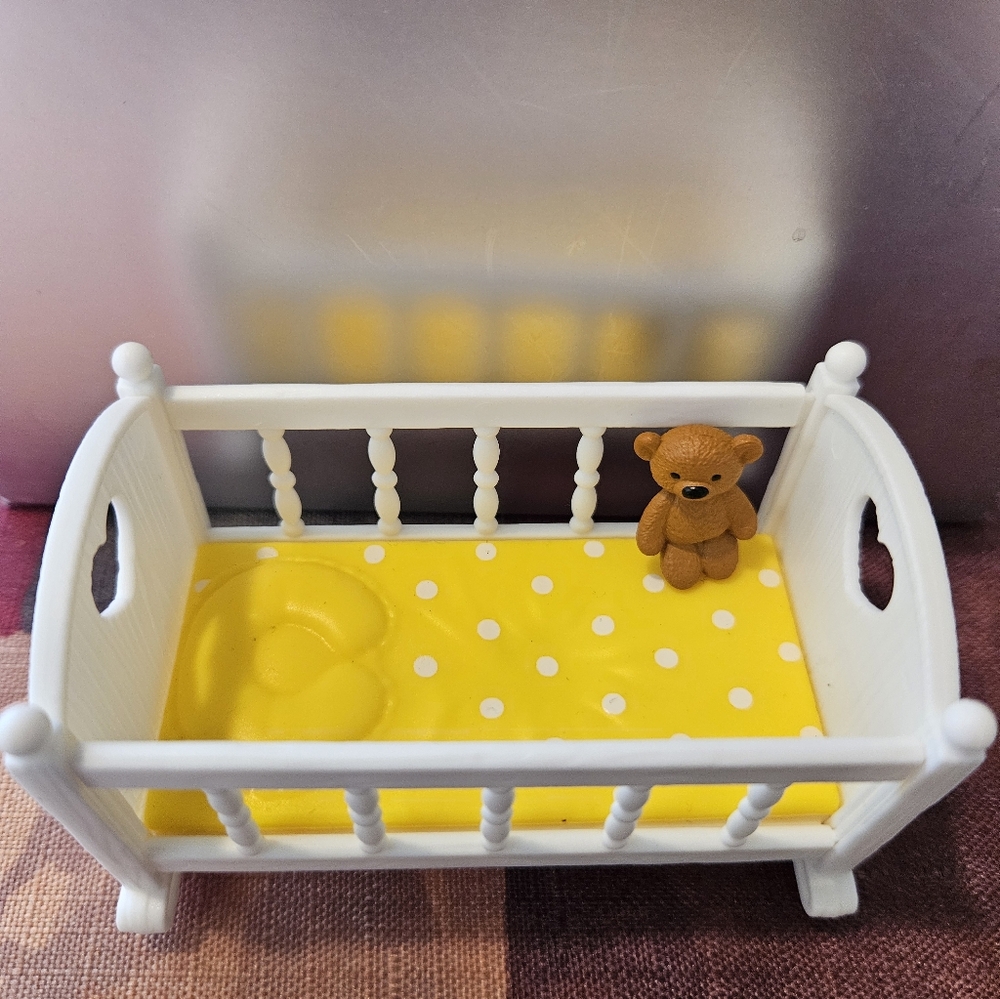 Zuru Mini Baby Doll in Yellow Swaddle with Brown Teddy in White Cradle - Picture 6 of 7